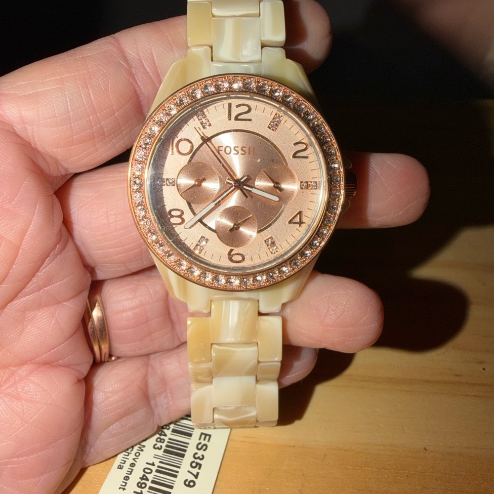 Fossil Women's Rose Gold and Cream Watch